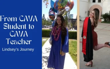 Альтернативный текст: «Разделенное изображение с подписью «От студентки CAVA к преподавателю CAVA: путь Линдси». Слева: женщина в синей выпускной мантии с воздушными шарами и гирляндами из цветов. Справа: женщина в красном платье и черной накидке, радостно позирующая».